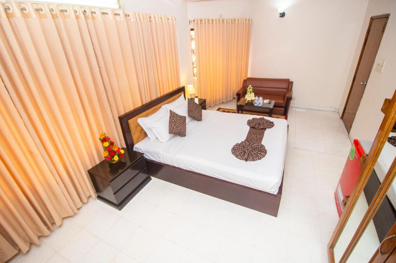 Hotel Suite Palace Dhaka Esterno foto