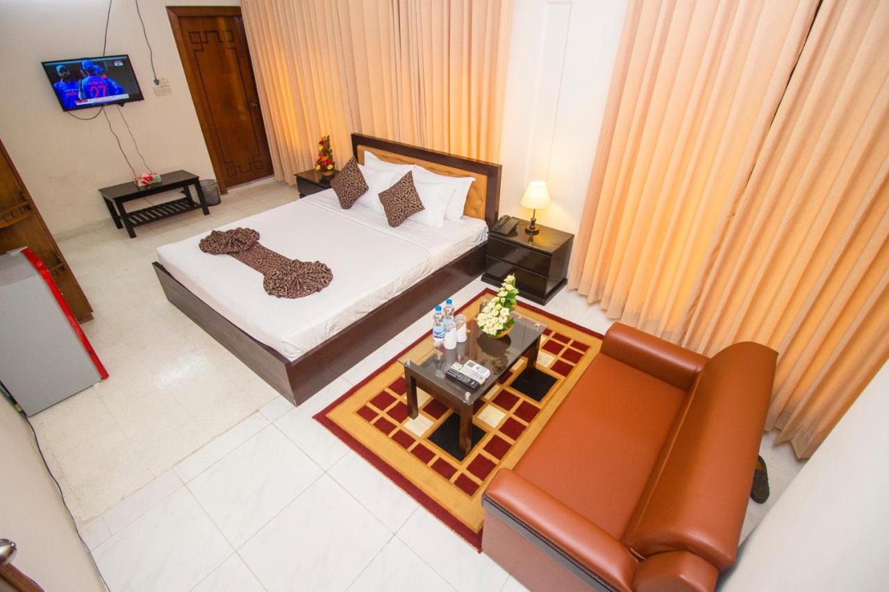 Hotel Suite Palace Dhaka Esterno foto