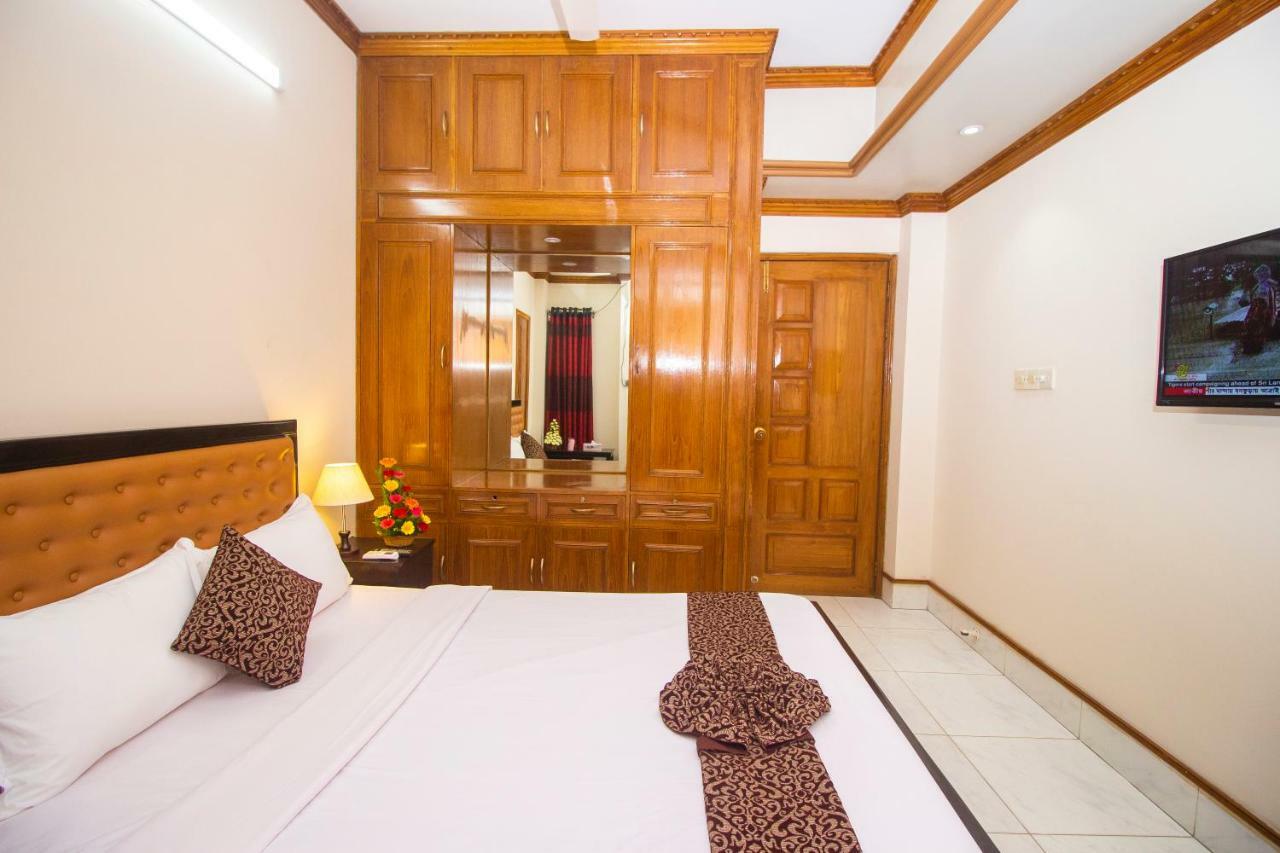 Hotel Suite Palace Dhaka Esterno foto