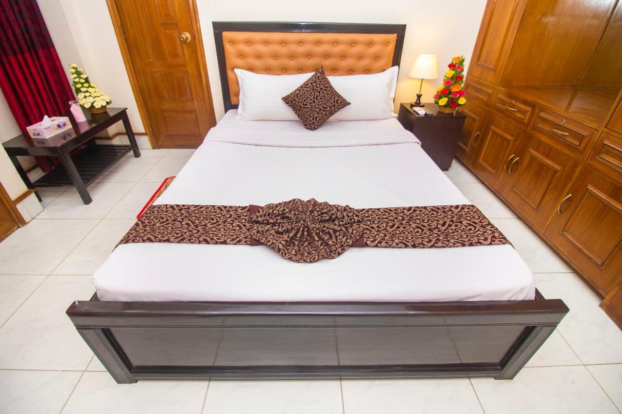 Hotel Suite Palace Dhaka Esterno foto